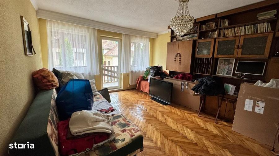 Casă cu 4 camere în Rucăr
