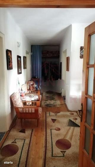 Casă cu 4 camere cu Teren 910 Mp în Central