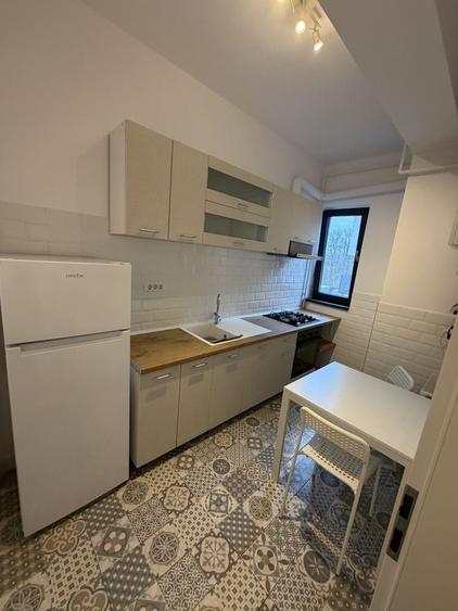 Garsonieră decomandată în Central