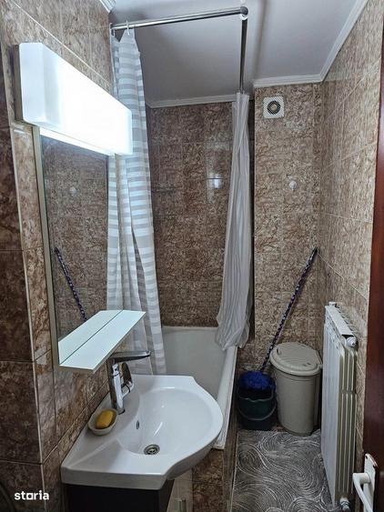 Garsonieră decomandată în Central