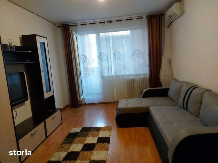 Garsonieră decomandată în Titan