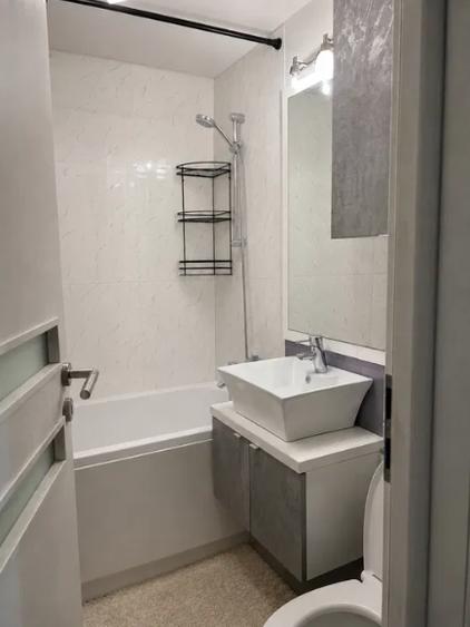 Apartament cu 3 camere semidecomandat în Timpuri Noi