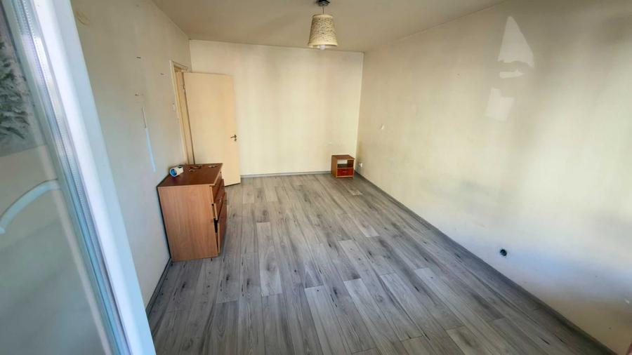 Apartament cu 3 camere decomandat în Dobroești