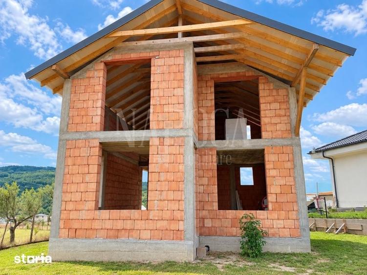 Casă cu 5 camere cu Teren 492 Mp în Baciu