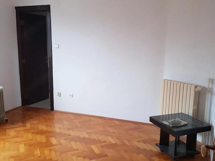 Apartament cu 4 camere semidecomandat, mobilat în Grozăvești