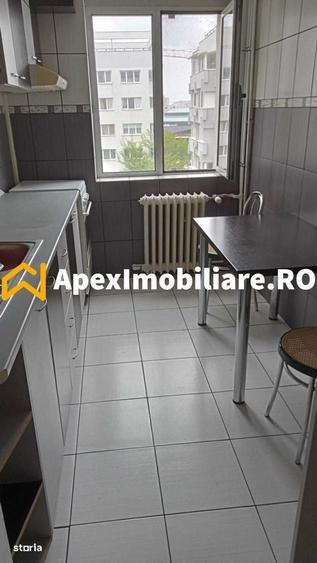 Apartament cu 3 camere decomandat în Dristor