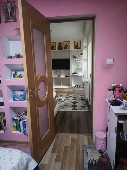 Casă cu 7 camere cu Teren 252 Mp în Exterior Vest