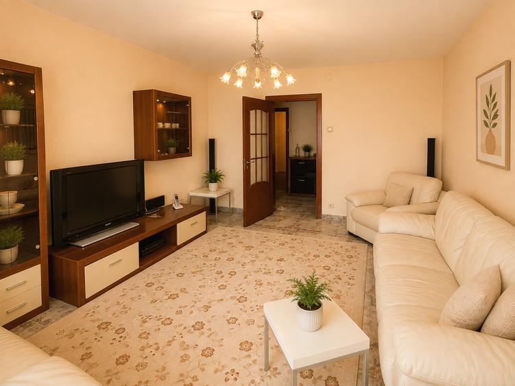 Apartament cu 4 camere decomandat în P-ța Muncii