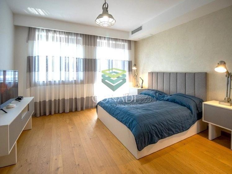 Duplex cu 7 camere cu Piscina în Iancu Nicolae