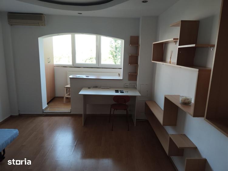 Garsoniera moderna Titan Diham bd. Basarabia bloc mixt 1980 - 5