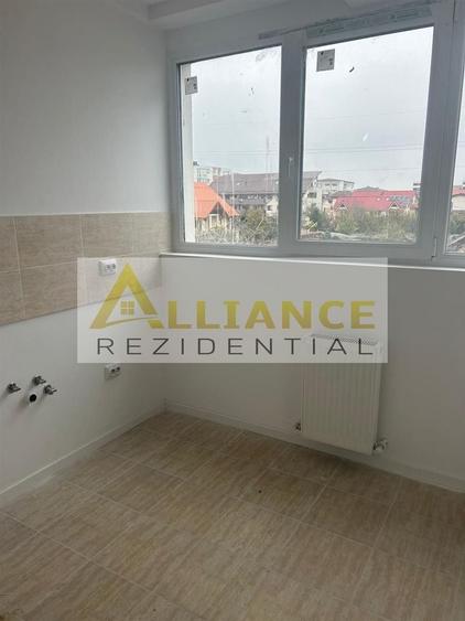 Garsonieră decomandată în Sud