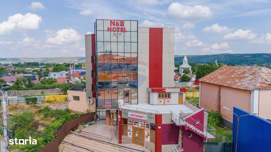 Spațiu comercial, de 1,855 mp, în Central