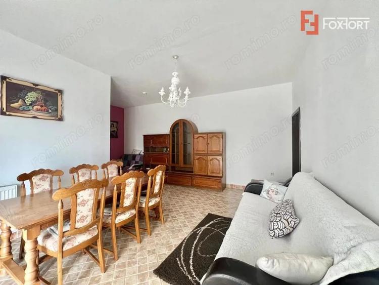 Casă cu 9 camere cu Teren 578 Mp în Ghiroda