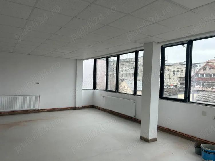 Spațiu comercial, de 180 mp, în Central