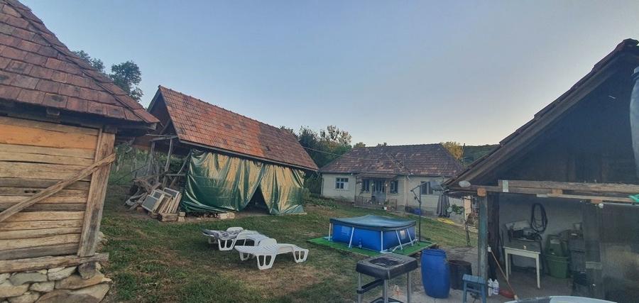 Casă cu 4 camere în Domnin