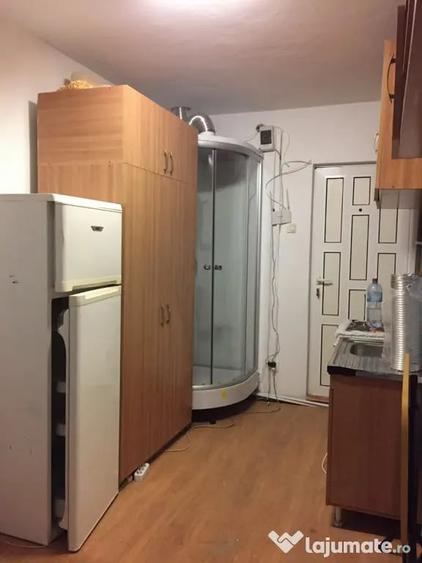Apartament cu 5 camere în Tudor Vladimirescu