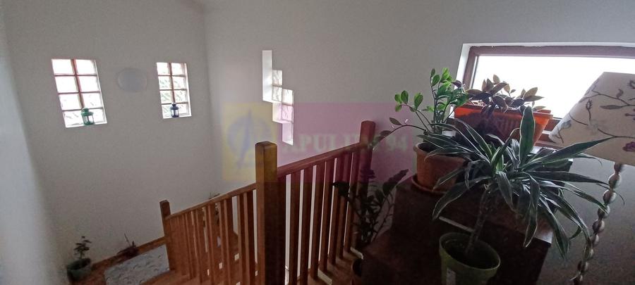 Casă individuală cu 4 camere cu Canalizare în Săbăreni