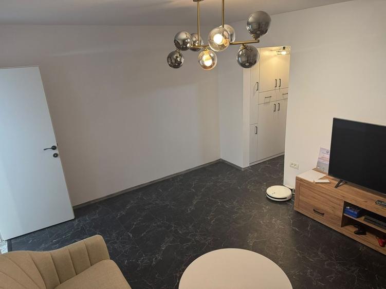 Apartament cu 3 camere decomandat, mobilat în Berceni