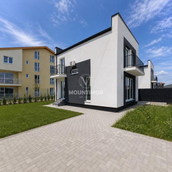 Casă individuală cu 4 camere cu Canalizare în Sânpetru