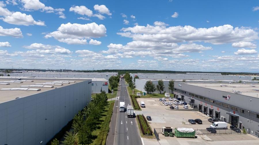 Spațiu industrial, de 17,734 mp, în Dragomirești-Vale