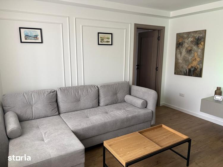 Apartament cu 4 camere semidecomandat în Central