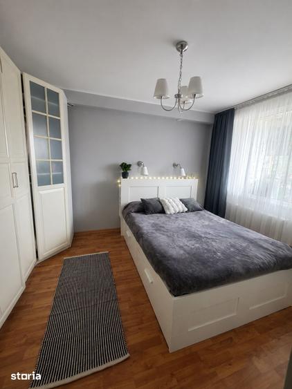 Apartament cu 3 camere decomandat în Titan