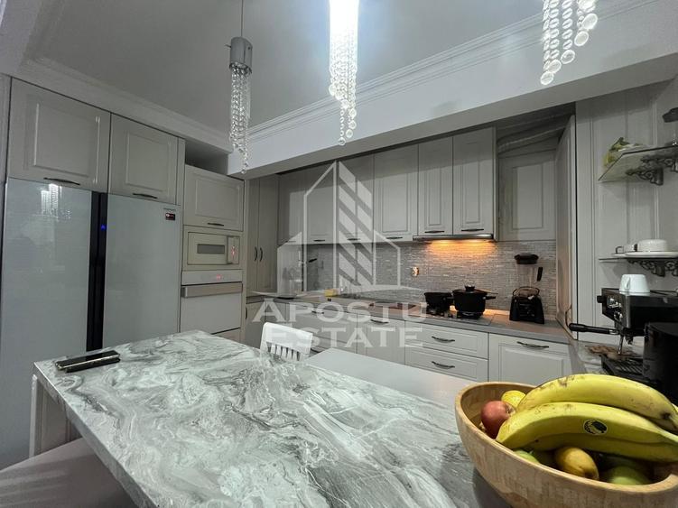 Apartament cu 3 camere semidecomandat, mobilat în UTA