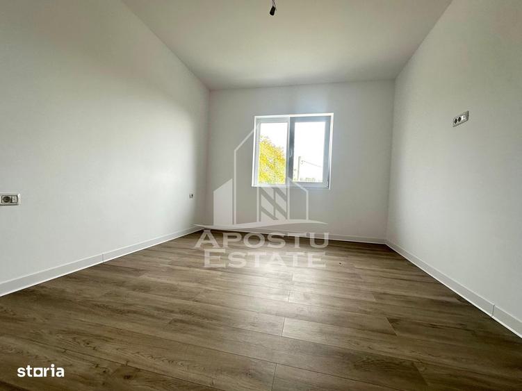 Casă cu 4 camere cu Teren 270 Mp în Utvin
