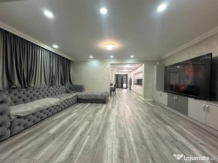 Casă cu 7 camere cu Teren 923 Mp în Chițorani