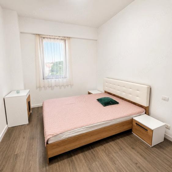 Apartament cu 3 camere decomandat în Universității