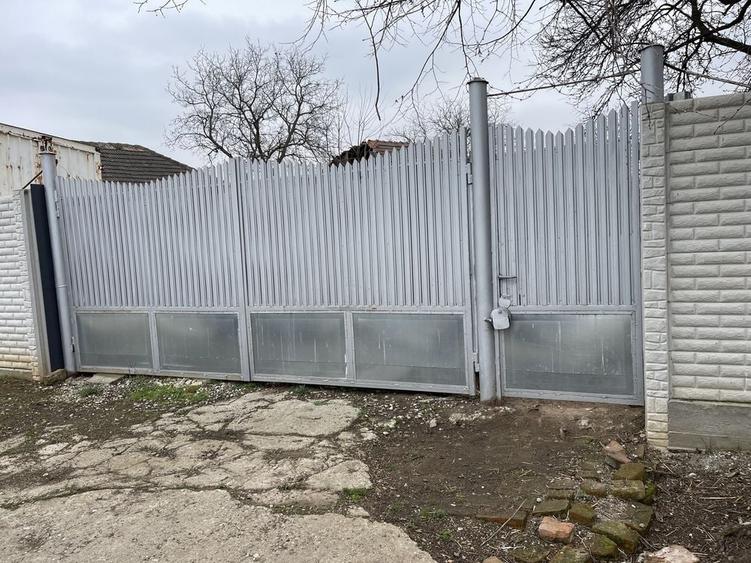 Teren de 1800 mp, în Coșoveni