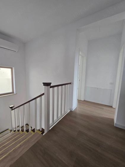 Casă cu 5 camere cu Teren 444 Mp în Dobroești