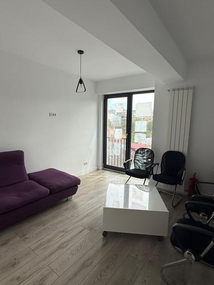 Bulevardul Unirii – Strada Vulturilor- centrala proprie, parcare - 8