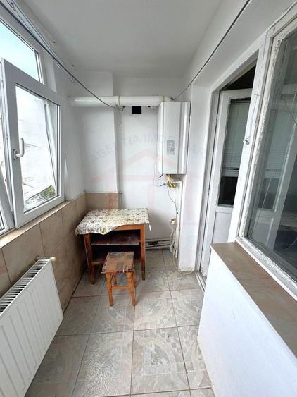 Apartament cu 2 camere decomandat în Micro 20