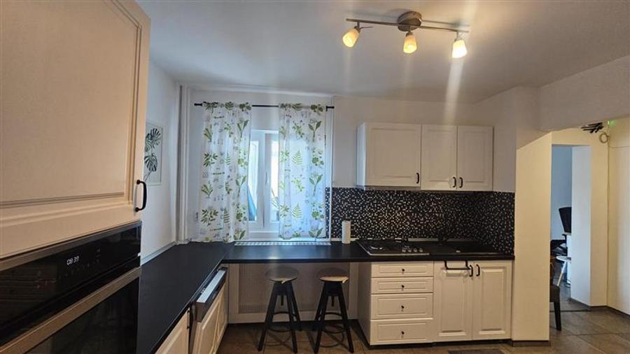 Apartament cu 2 camere semidecomandat, mobilat în Tineretului