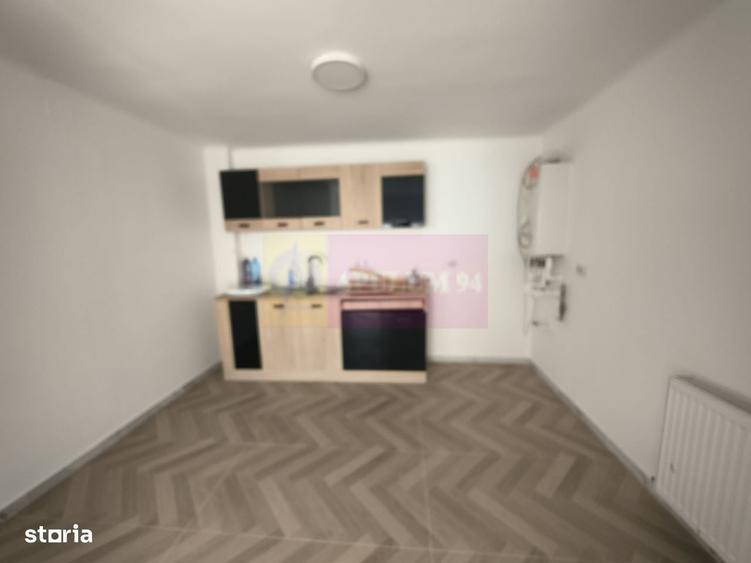 Casă cu 4 camere decomandat în Varlaam