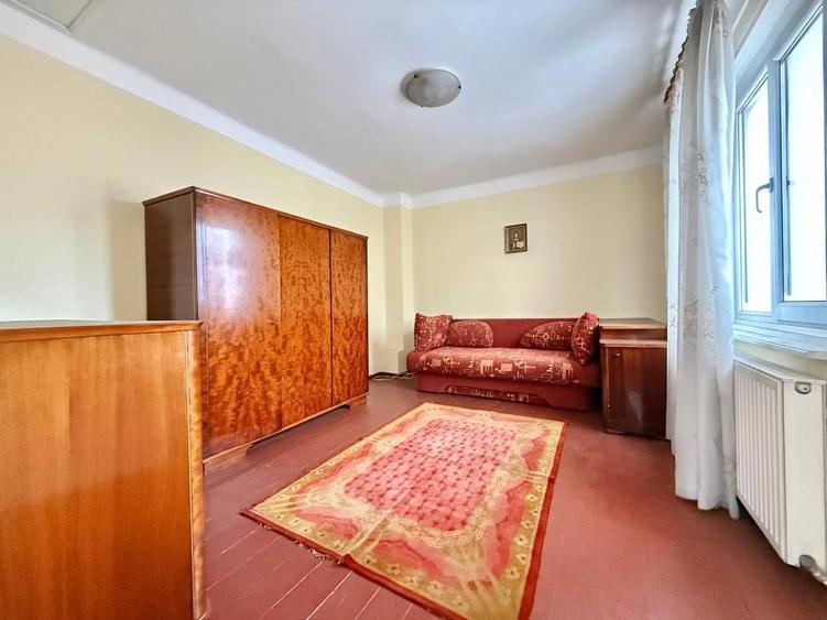 Casă cu 3 camere cu Teren 272 Mp în Poiana Țapului
