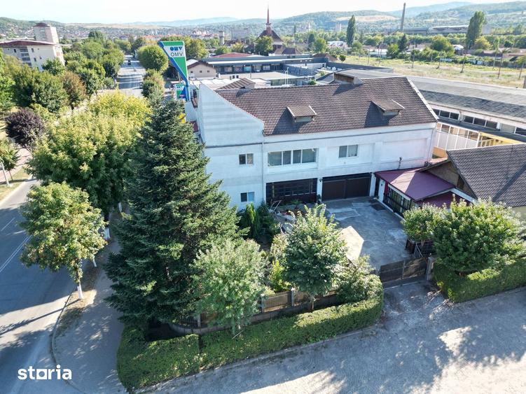 Casă cu 5 camere cu Teren 900 Mp în Central