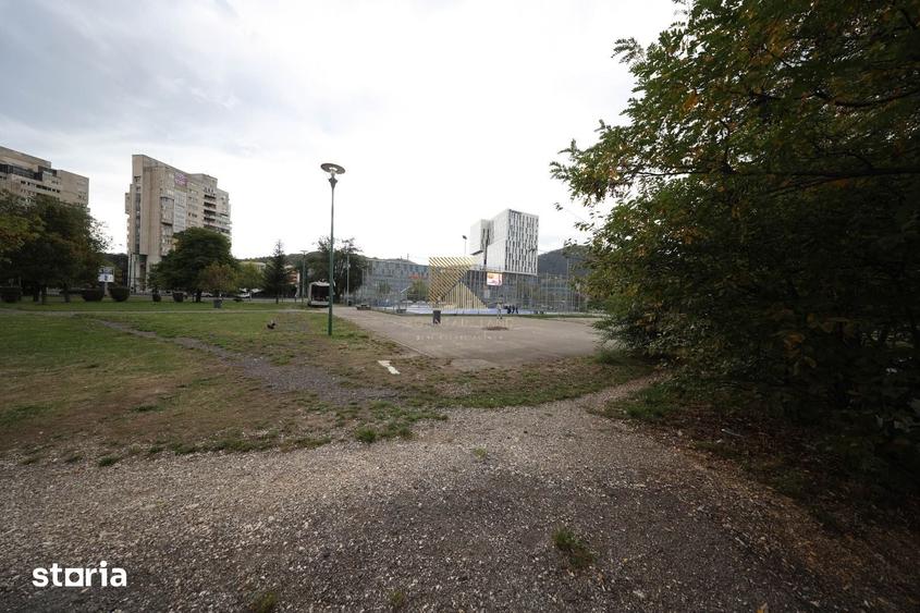 Teren de 420 mp, în Centrul Civic
