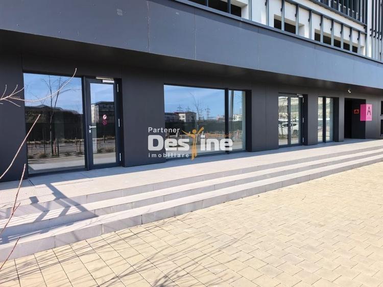 Spațiu comercial, de 217 mp, în Baza 3