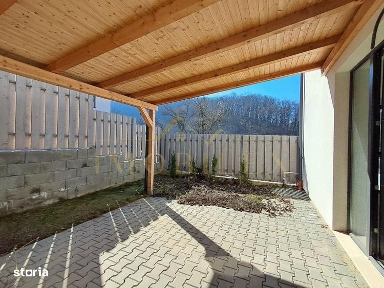 Casă cu 4 camere în Tăuți