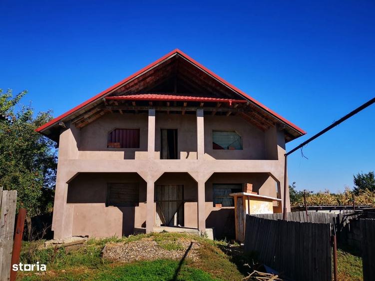 Casă cu 4 camere în Barticești