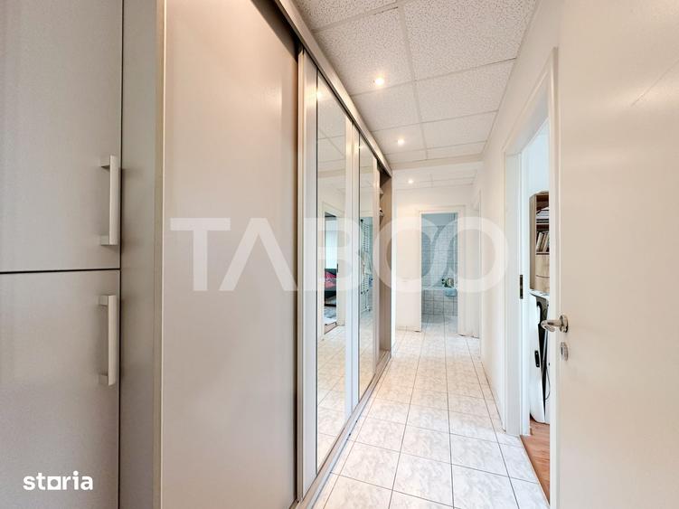 Apartament cu 4 camere semidecomandat în Micro 4