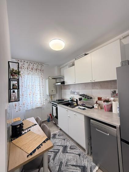 Apartament cu 2 camere decomandat în Militari