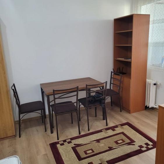 Garsonieră în Apărătorii Patriei