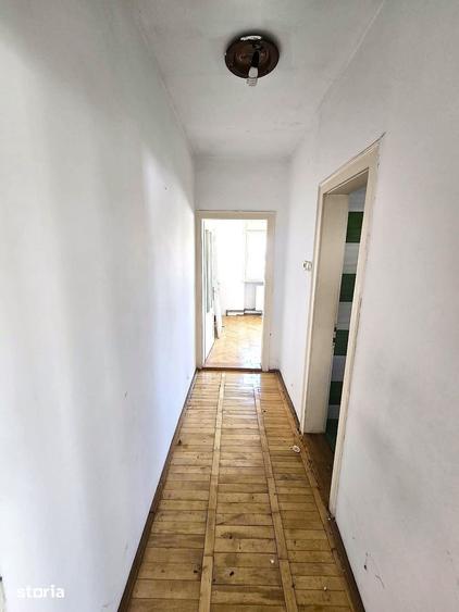 Casă cu 4 camere cu Teren 420 Mp în Titulescu