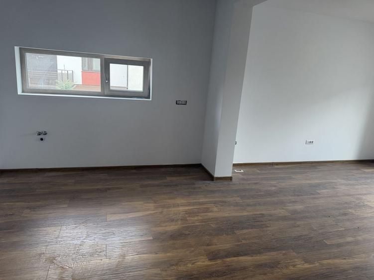 Garsonieră decomandată în Noua