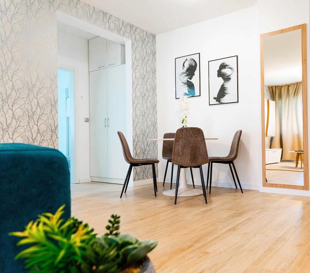 Apartament cu 2 camere decomandat în Central