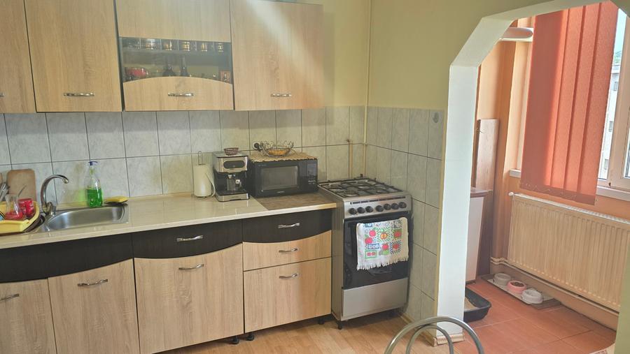 Apartament cu 2 camere decomandat în Liliacului