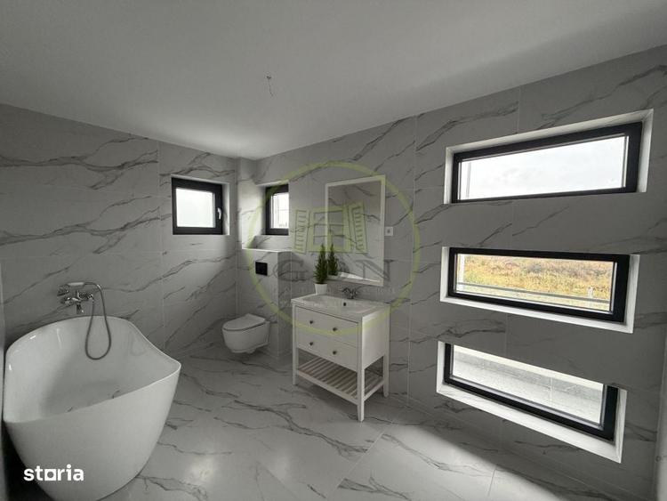 Casă cu 4 camere cu Teren 301 Mp în Cârcea